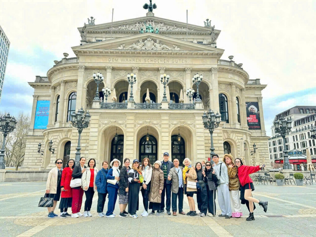 Tour Châu Âu 5 Nước